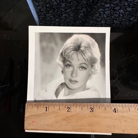 Vintage Ann Sothern Black & White Headshot 5X4 Signed Photo - Picture 3 of 15
